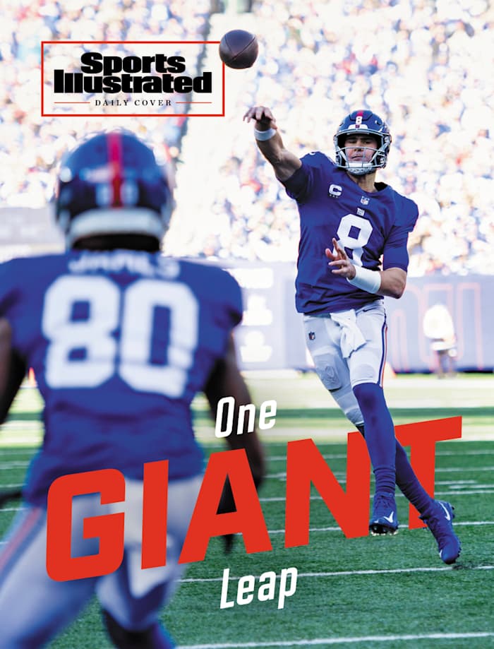 Daniel Jones throws a pass during a victory over the Colts